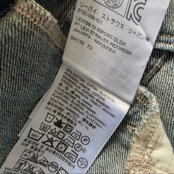 Levi's Red Tab Stretch Cotton Distressed Denim Trucker Jean Jacket Fitted S - Picture 5 of 10